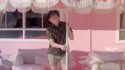 Manual labour and David Silvers
nowhere to be found? - Trixie Motel
