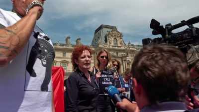 Many people have started to
refuse donations from the Sacklers, - All the Beauty and the Bloodshed