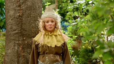 Many people panic when
they're lost in the woods, - At Home with Amy Sedaris