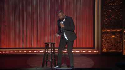 March all through it, Dr. King. - Marlon Wayans Presents: The Headliners