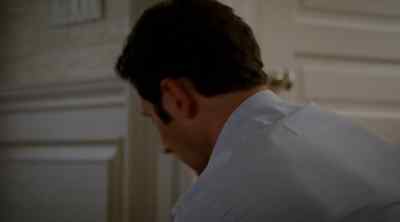 Marco, I need you to hold this IV bag. - Royal Pains