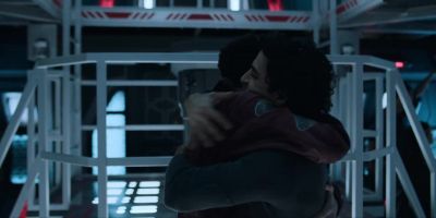 [Marco] My son.
- You did it. - The Expanse
