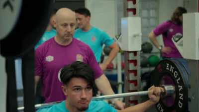 [Marcus] I always wanted
that number 10 shirt for England. - Six Nations: Full Contact