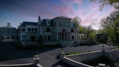 (Marcus playing
notes on the piano) - One Night Stay