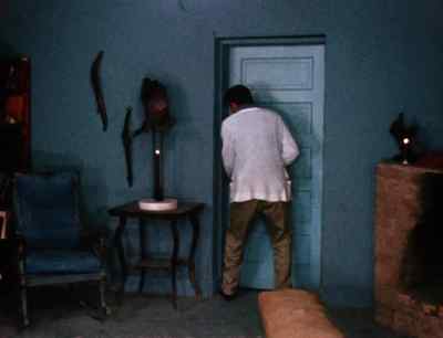 Margaret, open the door! - Manos: The Hands of Fate