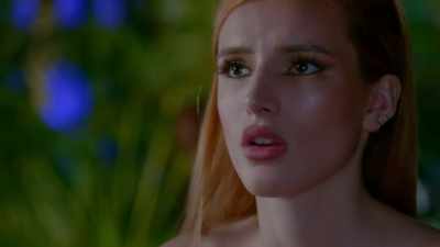 [Margaret singing
"Cool Me Down"] - Famous in Love