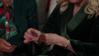 -Margaux, what are you doing?
-What are you-- - Ladies of the '80s: A Divas Christmas