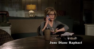 Marge? Hi, it's Grace. - Grace and Frankie