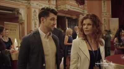 Margot: That's high
praise coming from you. - Paris, Wine & Romance