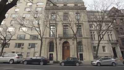 [Maria Farmer] If you look here,
the limestone, - Jeffrey Epstein: Filthy Rich
