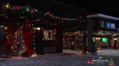 [MARIAN] And how's the Lodge? - Christmas in Love