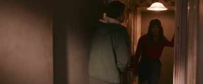 Maria's gone.
I went to her apartment
and it's completely empty. - Chariot