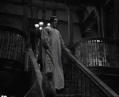 Marilyn... I keep telling her
to put the phone back. - The Munsters