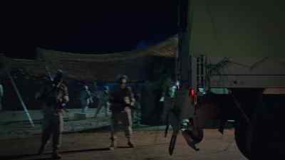 (MARINES SHOUTING) - Strike Back