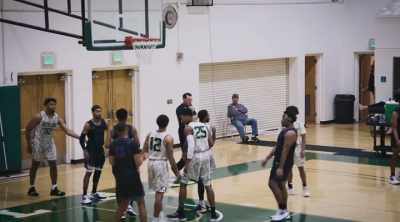 Mark Chin attacks,
straight to the cup, gets fouled. - Last Chance U: Basketball