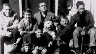 [Mark Vonnegut]
He came back with the kids, - Kurt Vonnegut: Unstuck in Time