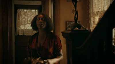 Marlene: Close your
eyes, sweetheart. - The Porter