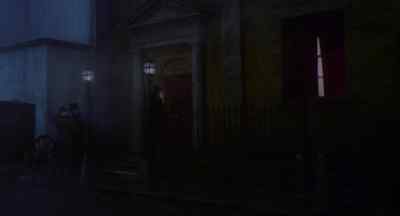 MARLOWE: Evening.
MAN: Good evening. - I, Monster