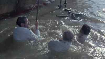 - [Marshall] We've got to get the rope around him. - Death Ship