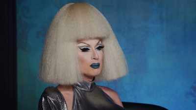 - Martian, martian, martian.
[Boulet Brothers laugh] - The Boulet Brothers' Dragula: Titans
