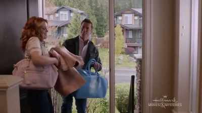 - Martin, hi.
- Hi, I got your message. - The Julius House: An Aurora Teagarden Mystery