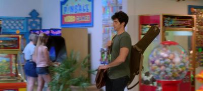 MARTIN:
Who am l? - The Kissing Booth 2