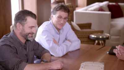 -MARTY: Here comes the box.
-[laughter] - The Curse of Civil War Gold