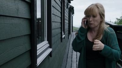 - Mary?
- Jimmy! - Shetland