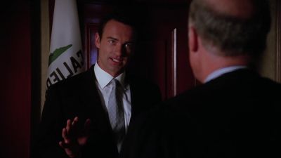 -Mas que diabos...
-Obrigado. Eu assumo daqui. - Charmed