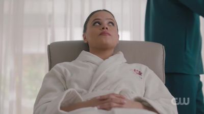 MASSEUR:
Hi. - Charmed