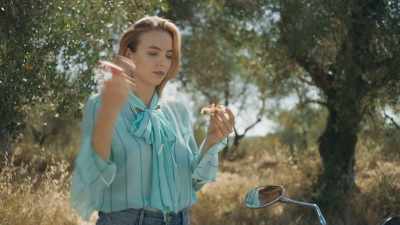 Massive. She appears to have - Killing Eve