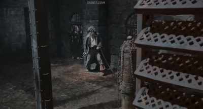 Master I'm in trouble!
I've got to hold it! - Iron Mask