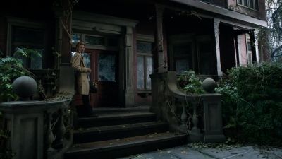 - Master,
I'm sorry I'm so late. - DC's Legends of Tomorrow