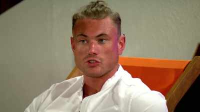 Match Scott toe to toe
with how loud he is
and how enthusiastic he is. - Love Island