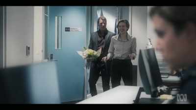 Mate, I know nothing about flowers.
They look, uh, nice. - Troppo