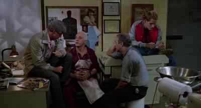 Mateo. Mateo! Stop the boat. - The Return of the Living Dead