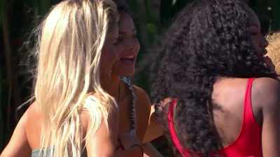 >> Matt: SHE GETS TO IDENTIFY
THE BOY SHE THINKS THE SECRET - Love Island