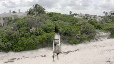 MATTY:
Is this where that initial
1715 salvage attempt took place? - Beyond Oak Island