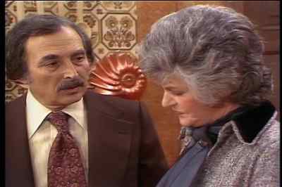 Maude, what are you doing? - Maude
