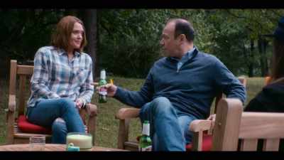 Maura, honey, you remember my cousin Tanya
from Worcester? - Tales of the City