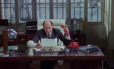 Maureen! Give me Max
in London, will you? - The File of the Golden Goose