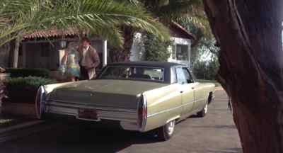 Max, you drive around back.
I'll be there in a second. - The Incredible 2-Headed Transplant