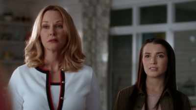 Max was Elliot's caddy for years
and Elliot looked after Max - Chronicle Mysteries: The Deep End