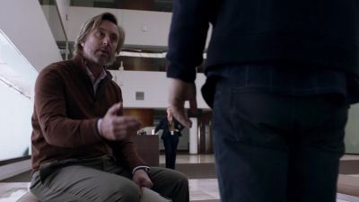 Max, help me out. - Homeland