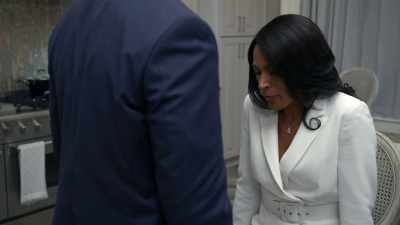 MAX: I THINK THIS IS HIGHLY
UNPROFESSIONAL, MA'AM. - Tyler Perry's The Oval