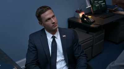MAX: SO HOW'S YOUR LEAD, KYLE? - Tyler Perry's The Oval