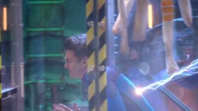 Max, your threshold for pain
is high, - The Thundermans Return