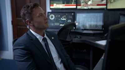 Max: What the hell are you
up to? - Tyler Perry's The Oval