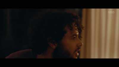-Maxi. Maxi, come. Come, dude.
-What? What is it? - The Silent Party