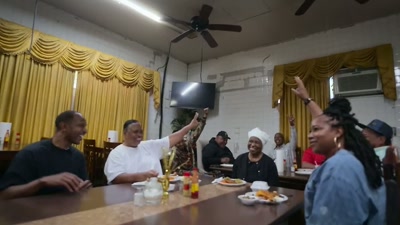 Maxine's, everybody! Big up for Maxine!
[cheering] - Searching for Soul Food